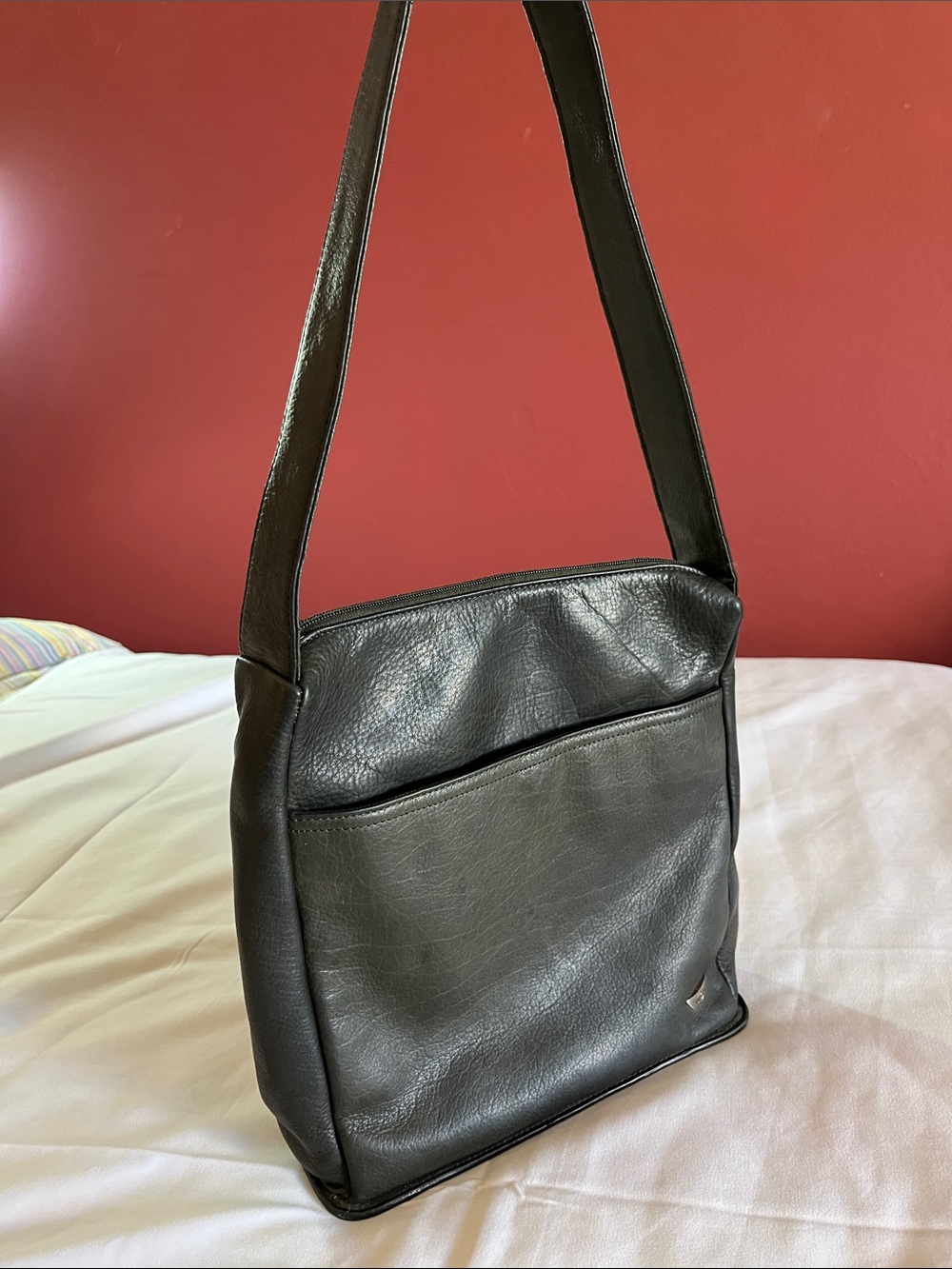 Dockers Leather Crossbody Bag‎ in Dark Forest Green
